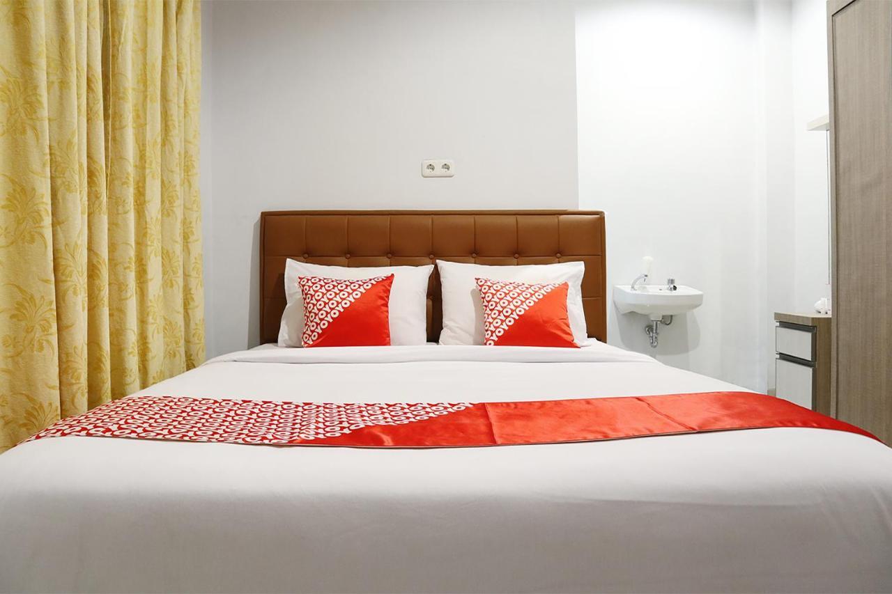 Hotel Oyo 1649 Grya Lavinsa à Padang  Extérieur photo