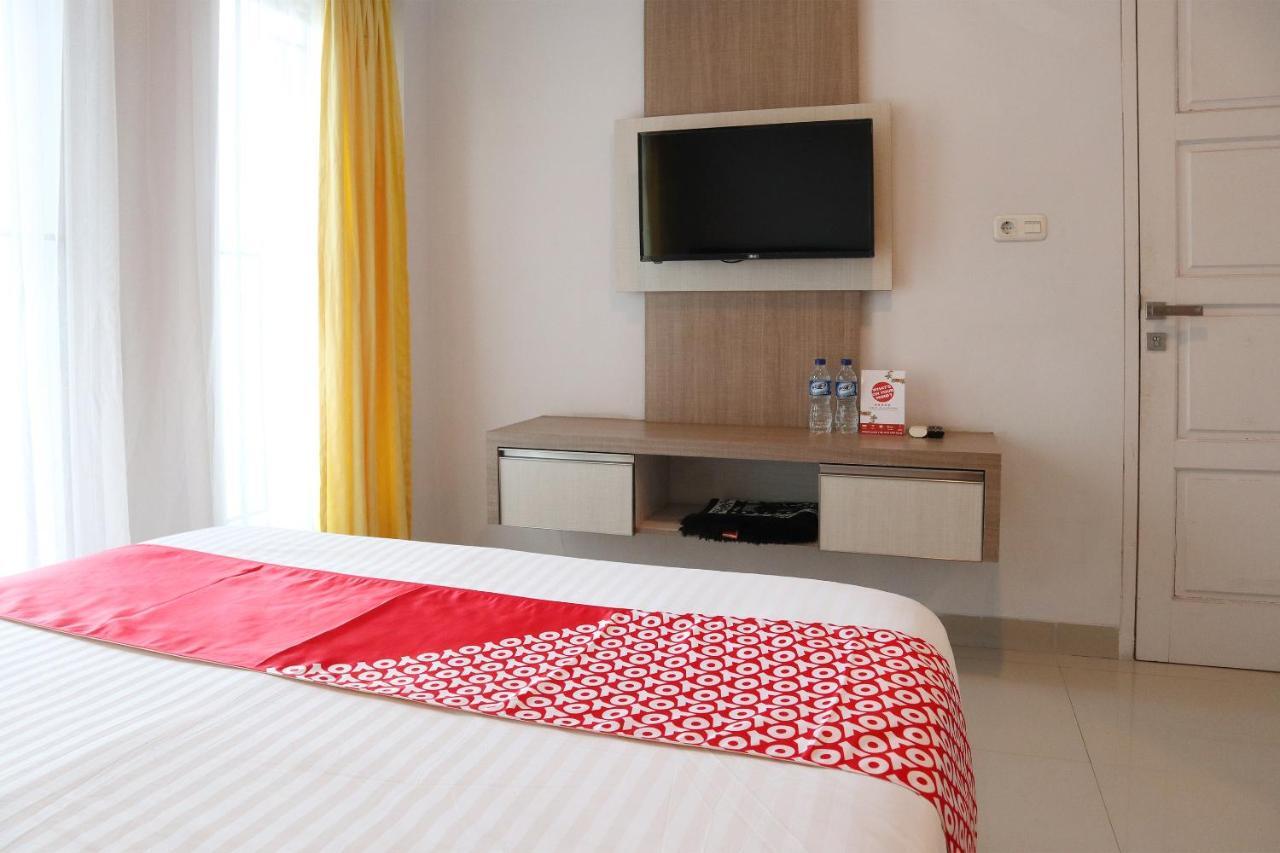 Hotel Oyo 1649 Grya Lavinsa à Padang  Extérieur photo
